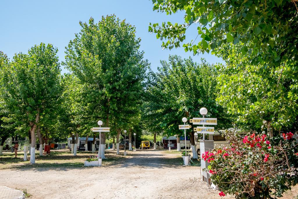 Kalamitsi Beach Camping Village เปรเวซา ภายนอก รูปภาพ